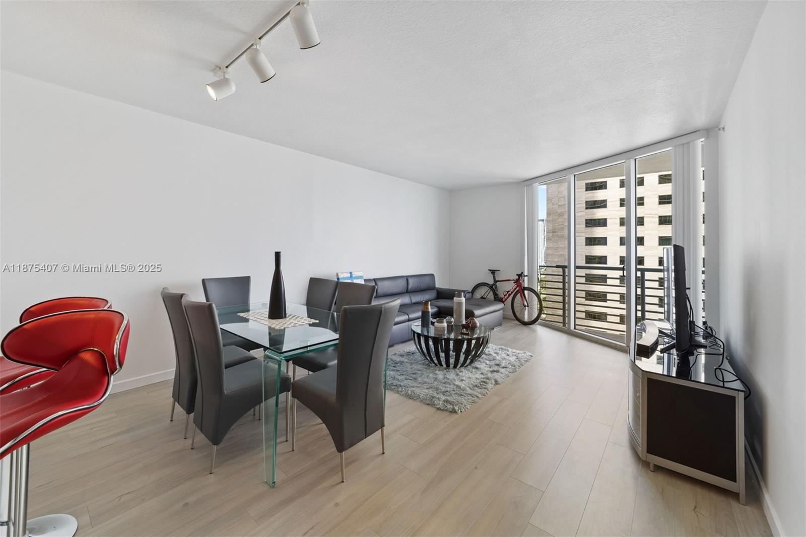 335 S Biscayne Blvd #2904, Miami FL 33131