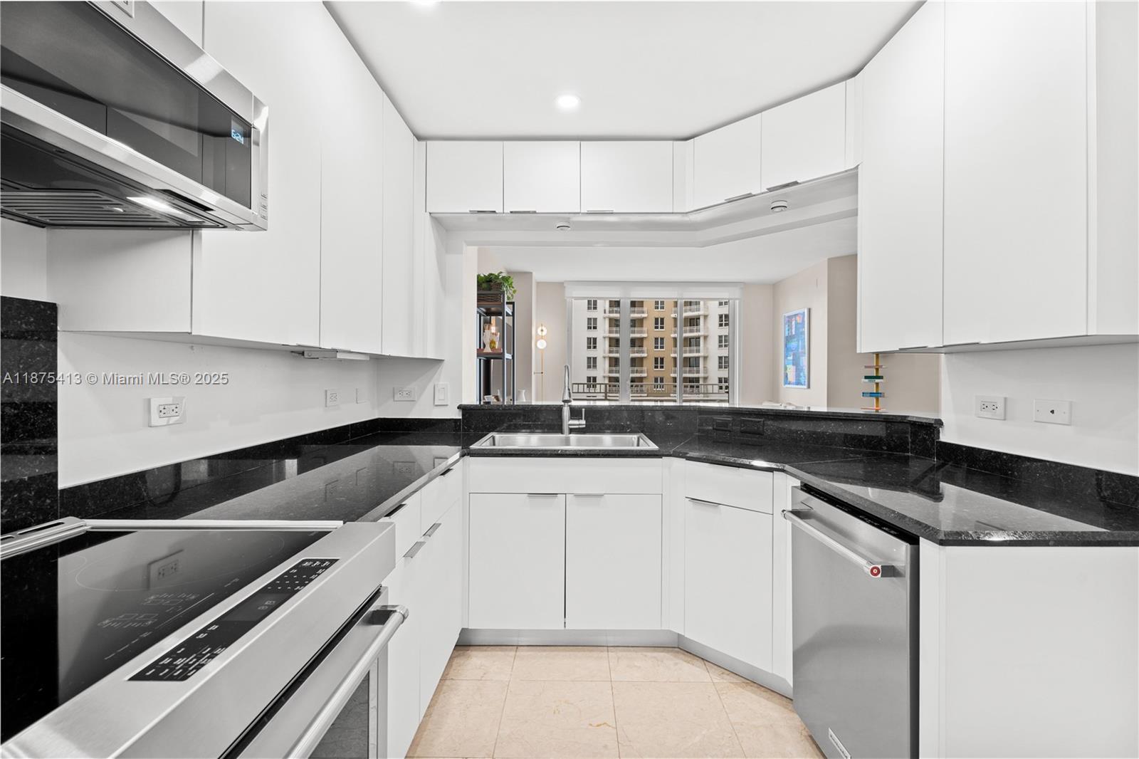 801 Brickell Key Blvd #1009, Miami FL 33131
