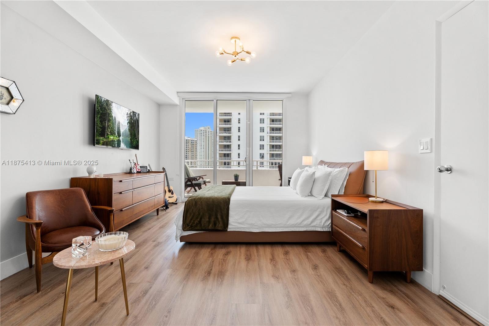 801 Brickell Key Blvd #1009, Miami FL 33131