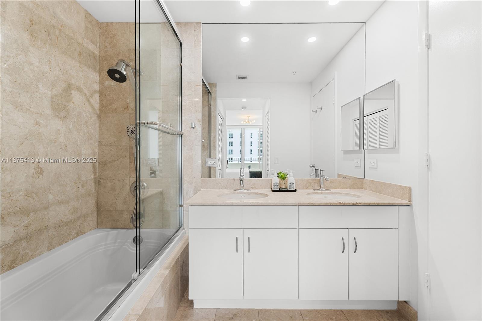 801 Brickell Key Blvd #1009, Miami FL 33131