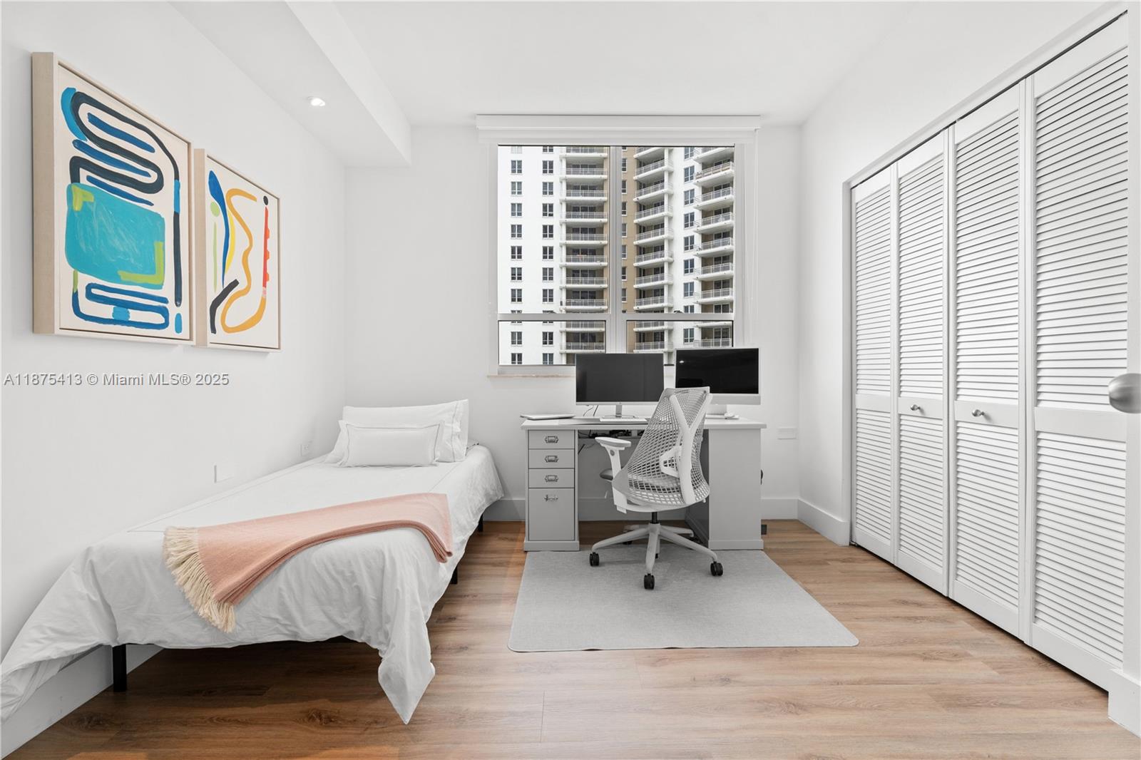801 Brickell Key Blvd #1009, Miami FL 33131