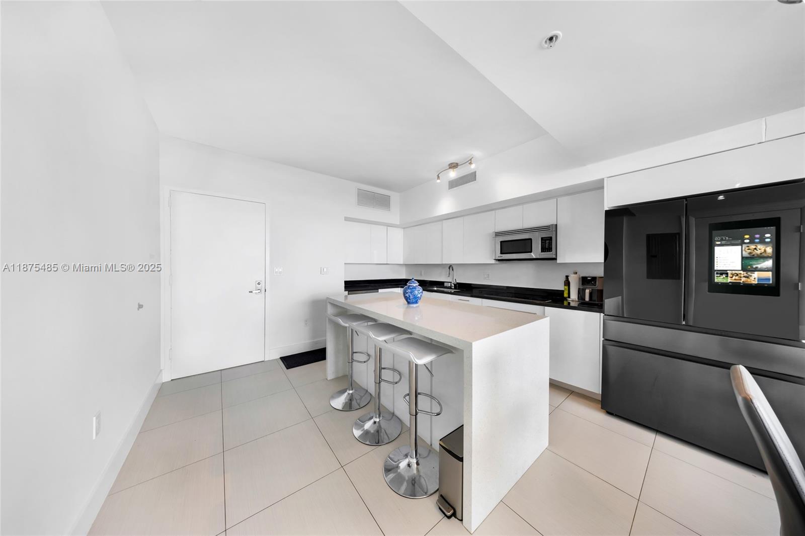 92 SW 3rd St #2009, Miami FL 33130