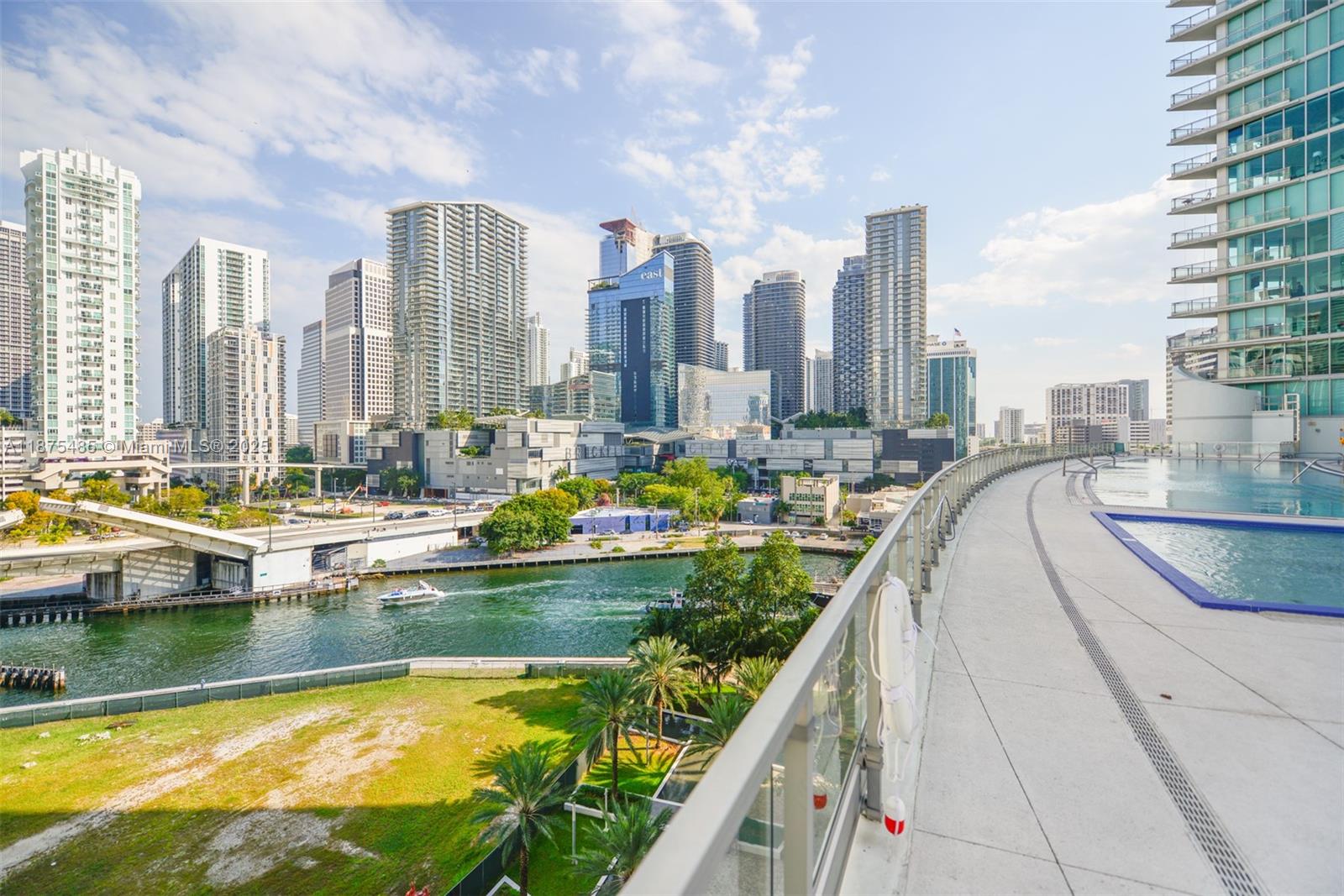 92 SW 3rd St #2009, Miami FL 33130