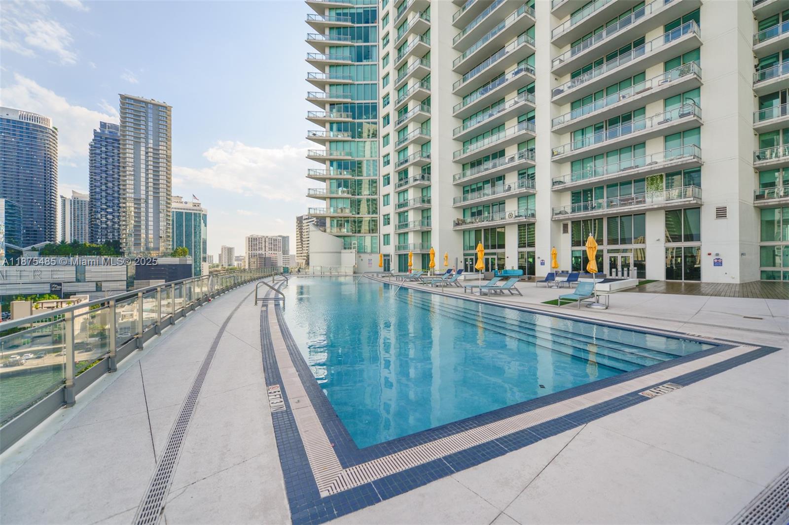92 SW 3rd St #2009, Miami FL 33130