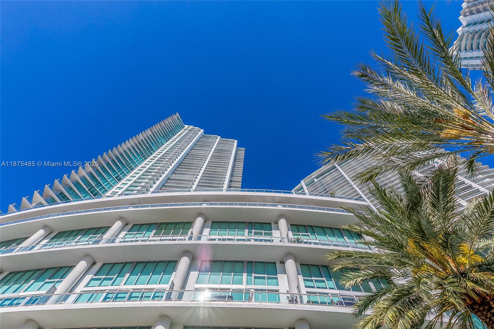 92 SW 3rd St #2009, Miami FL 33130