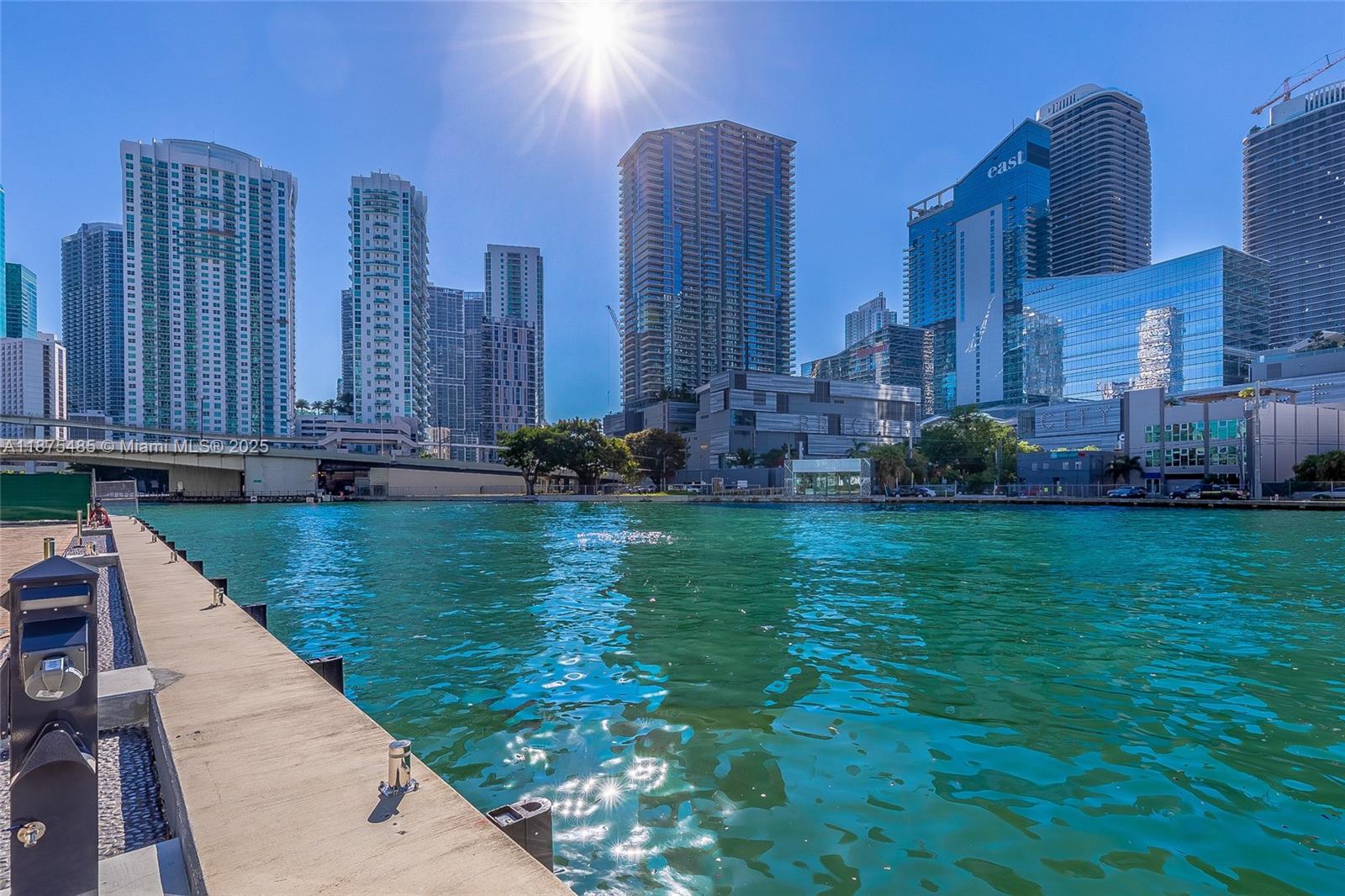 92 SW 3rd St #2009, Miami FL 33130