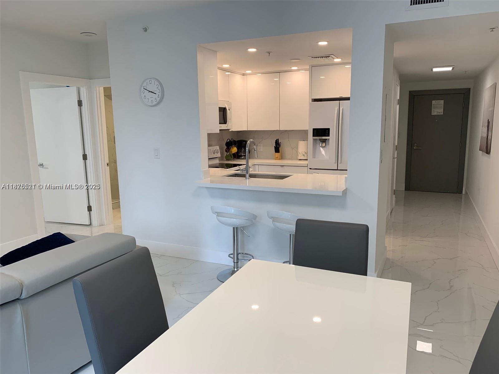 185 SE 14th Ter #1113, Miami FL 33131