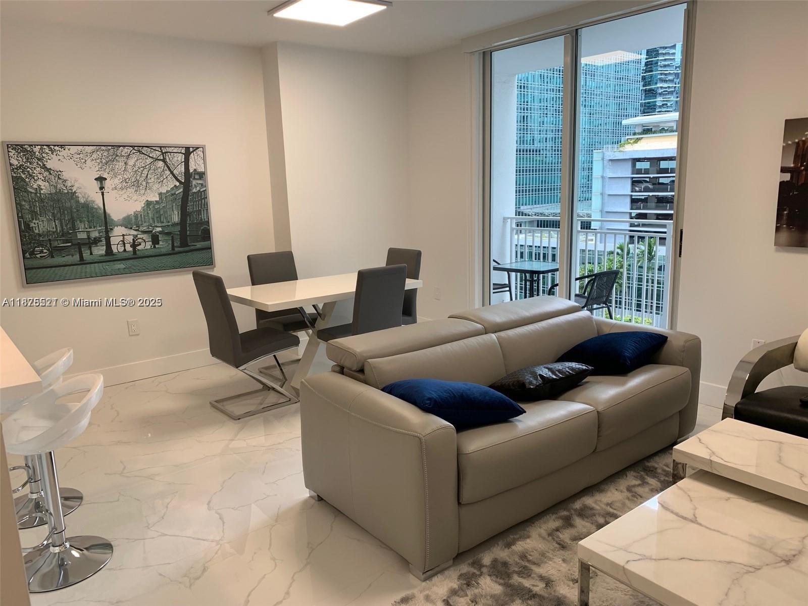 185 SE 14th Ter #1113, Miami FL 33131