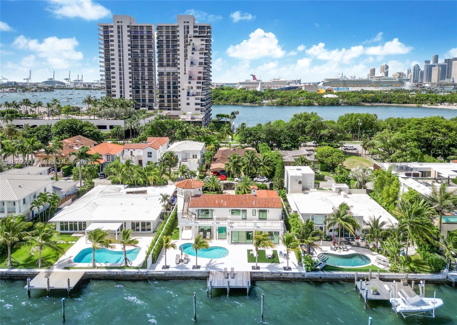 1001 N Venetian Dr, Miami FL 33139
