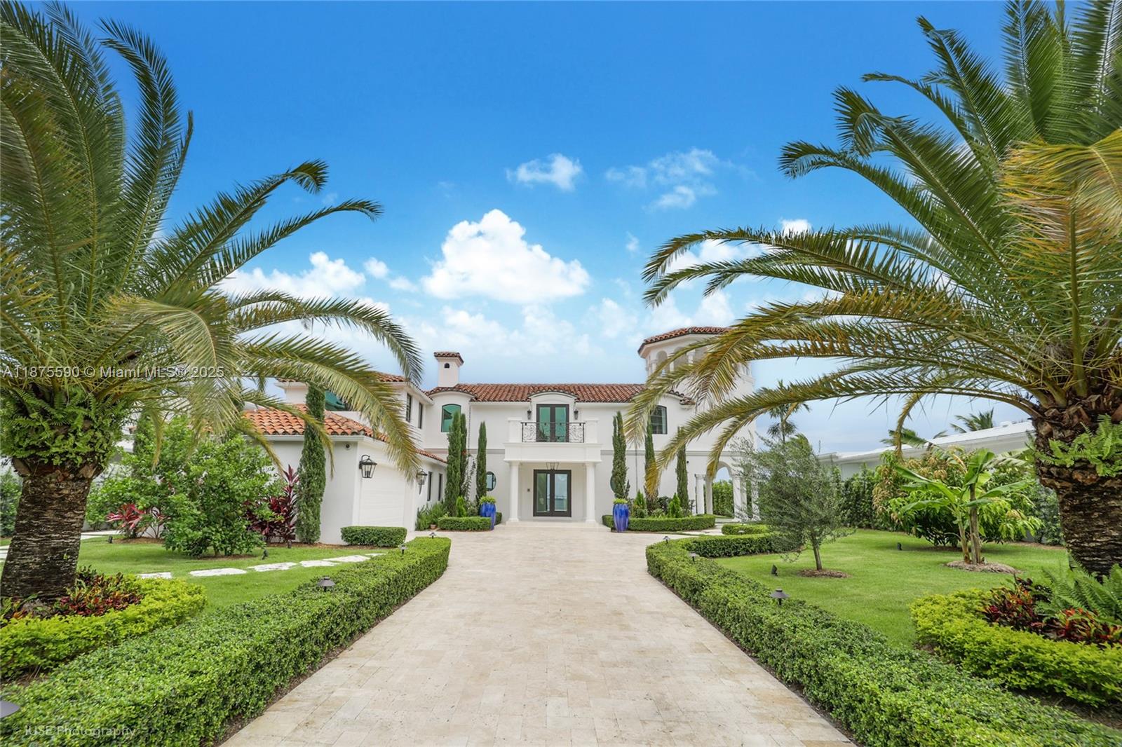 1001 N Venetian Dr, Miami FL 33139