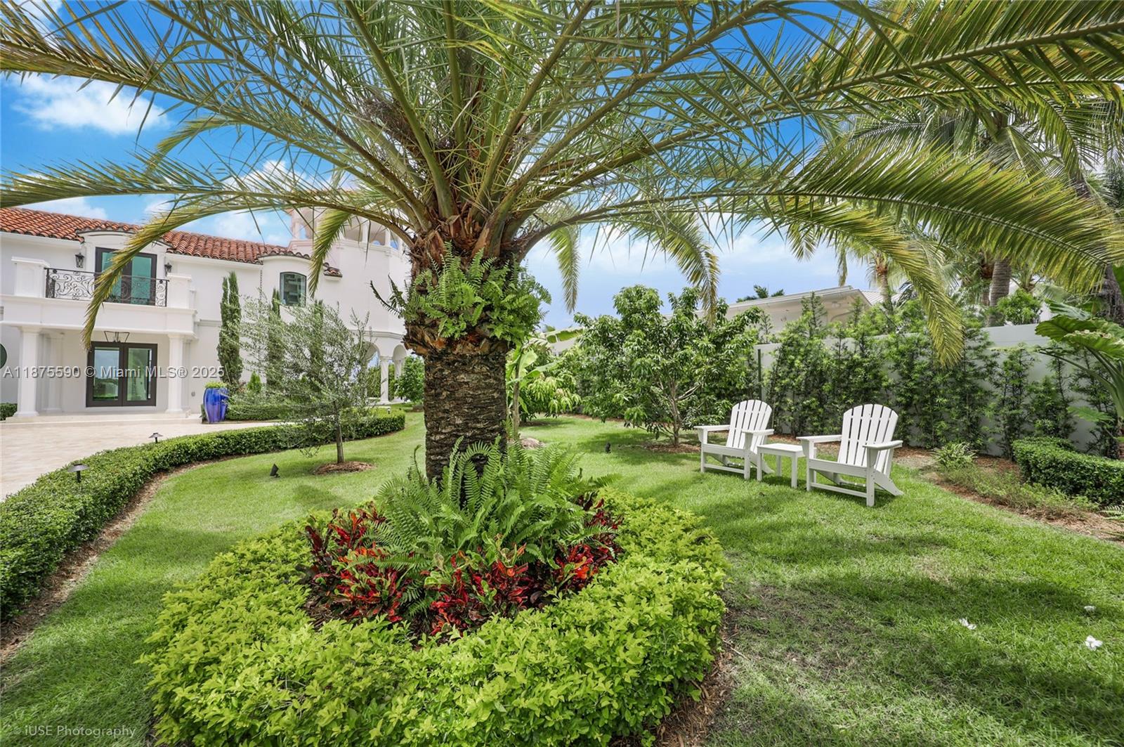 1001 N Venetian Dr, Miami FL 33139