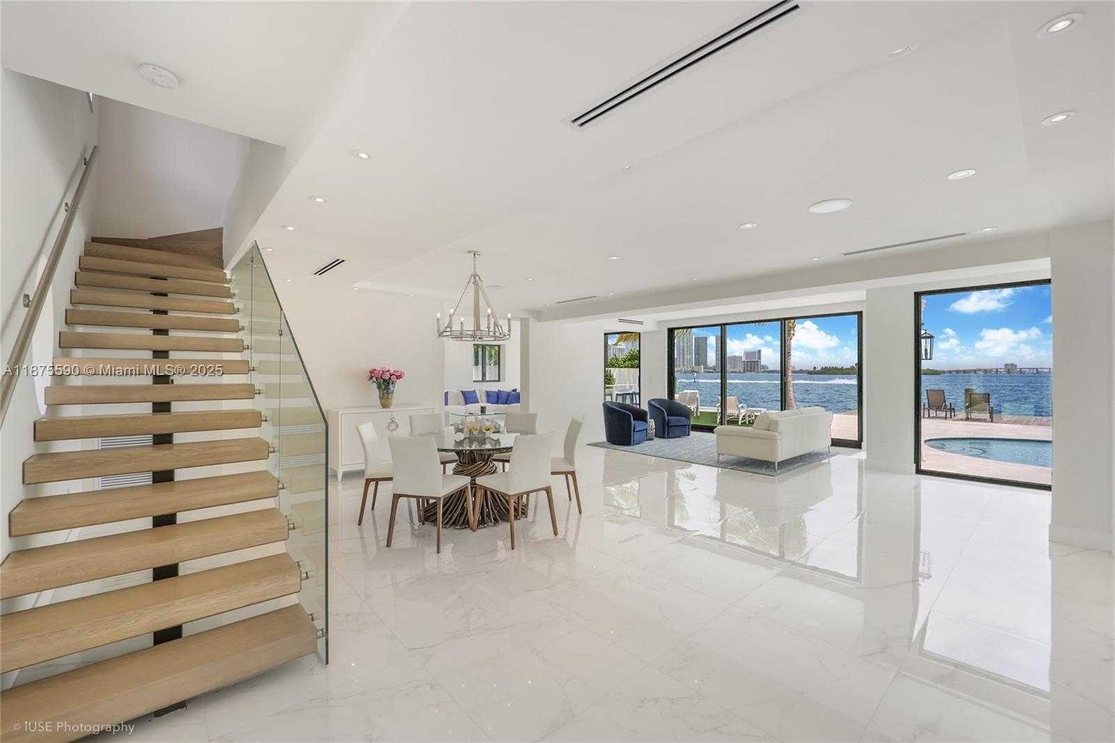 1001 N Venetian Dr, Miami FL 33139