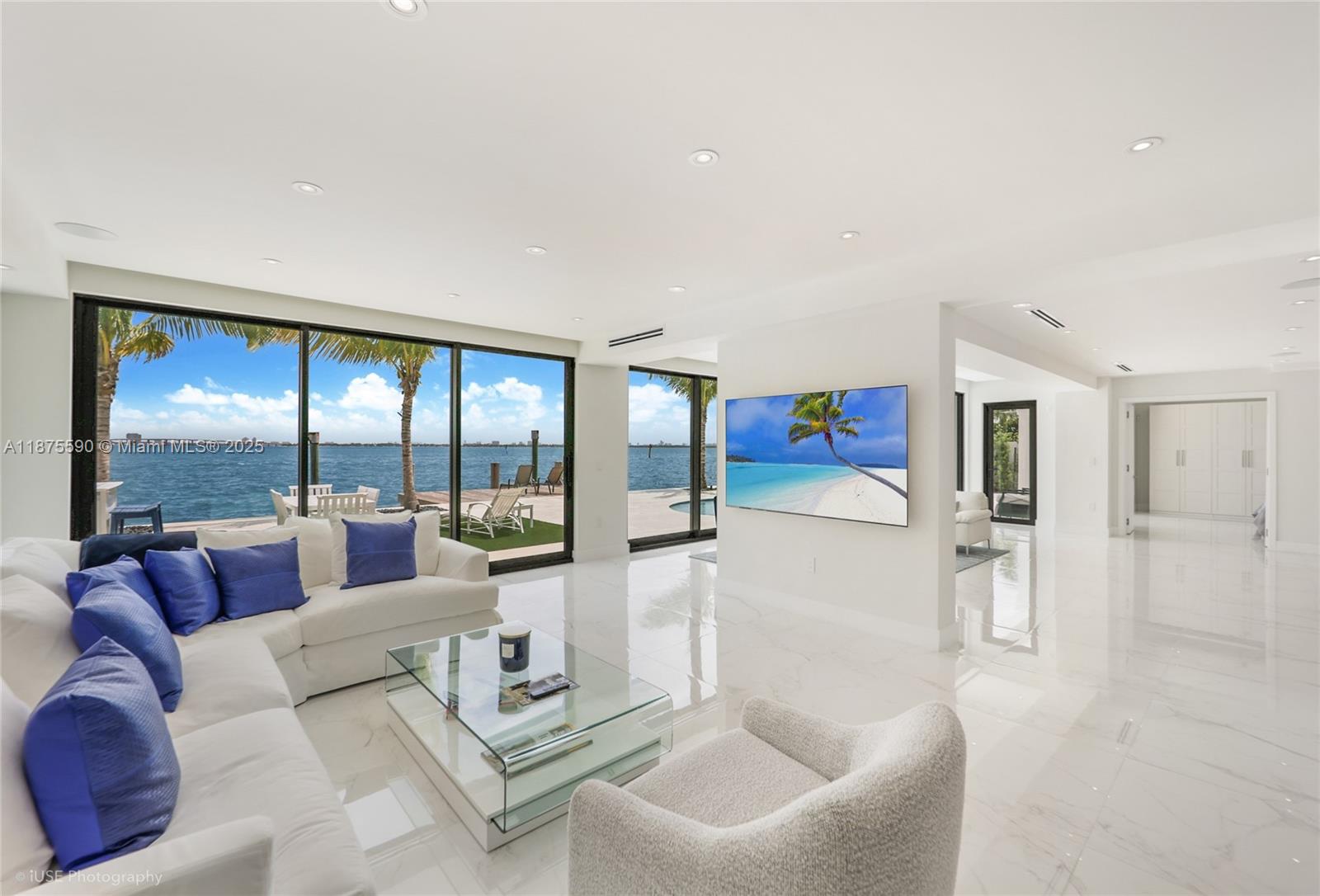 1001 N Venetian Dr, Miami FL 33139
