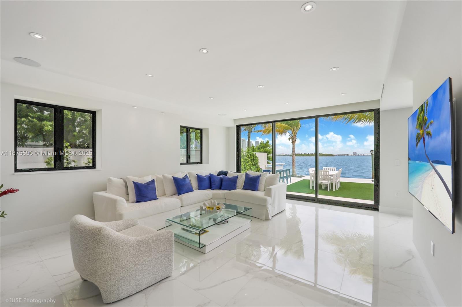 1001 N Venetian Dr, Miami FL 33139