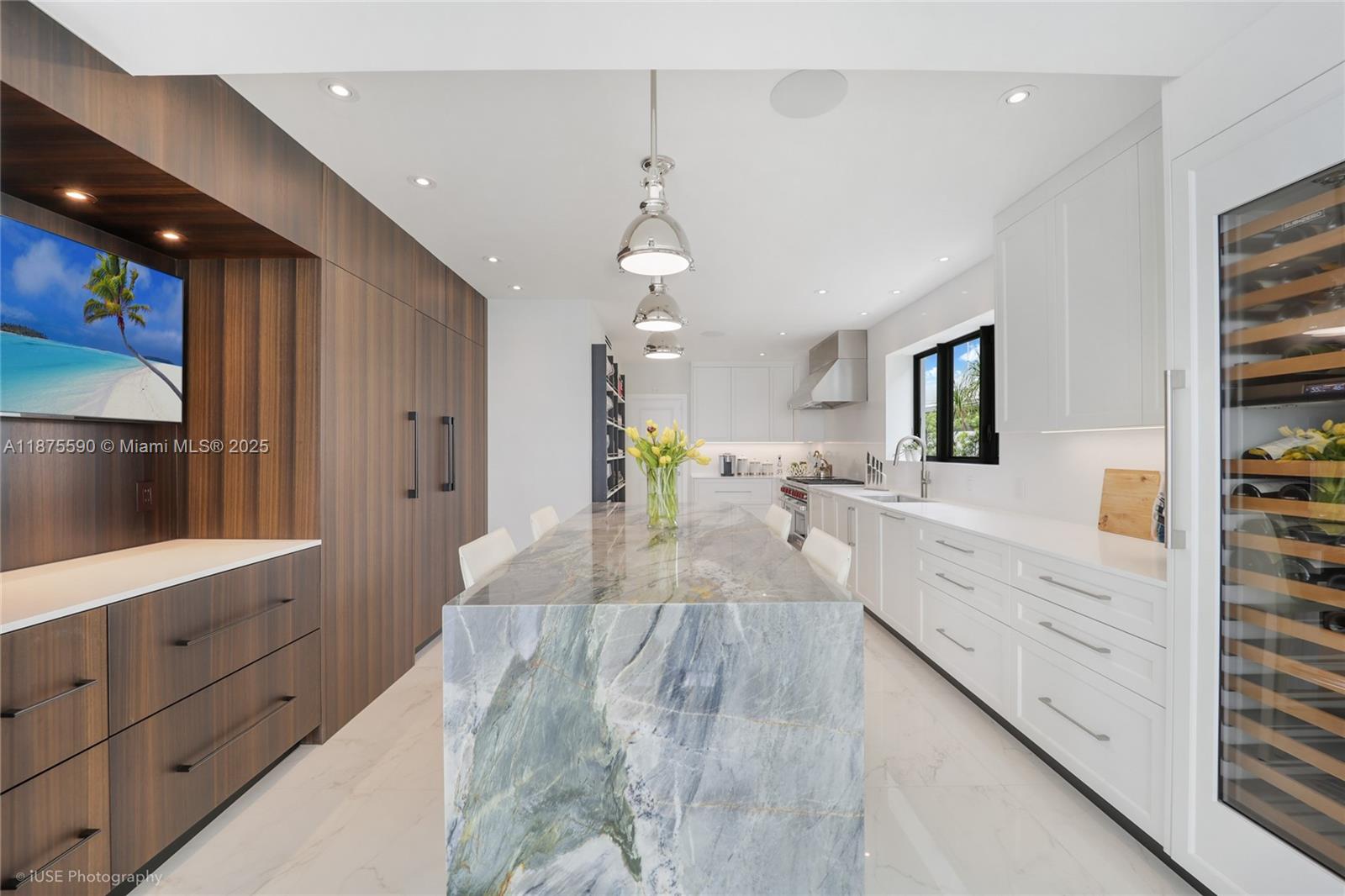 1001 N Venetian Dr, Miami FL 33139