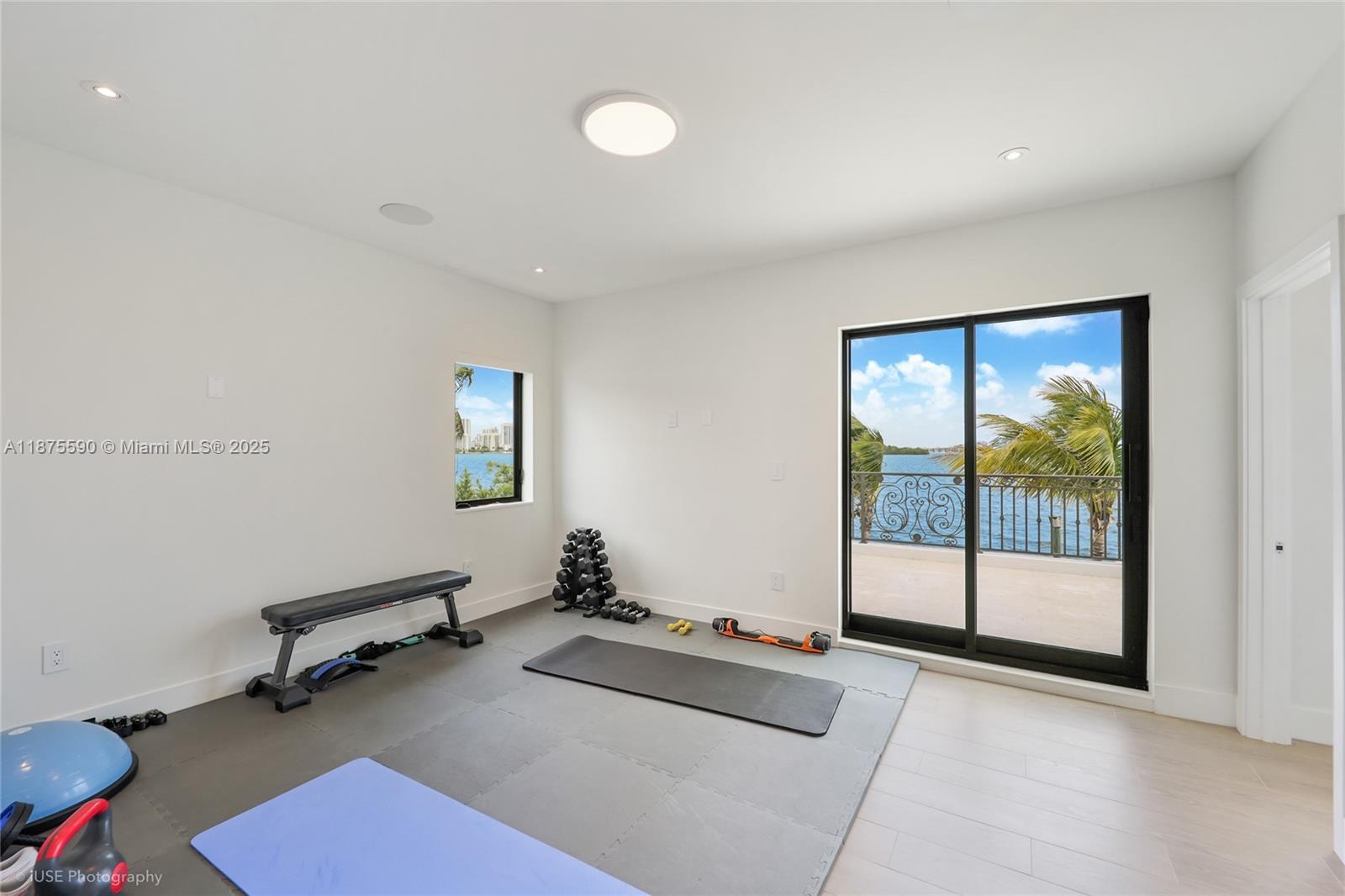 1001 N Venetian Dr, Miami FL 33139