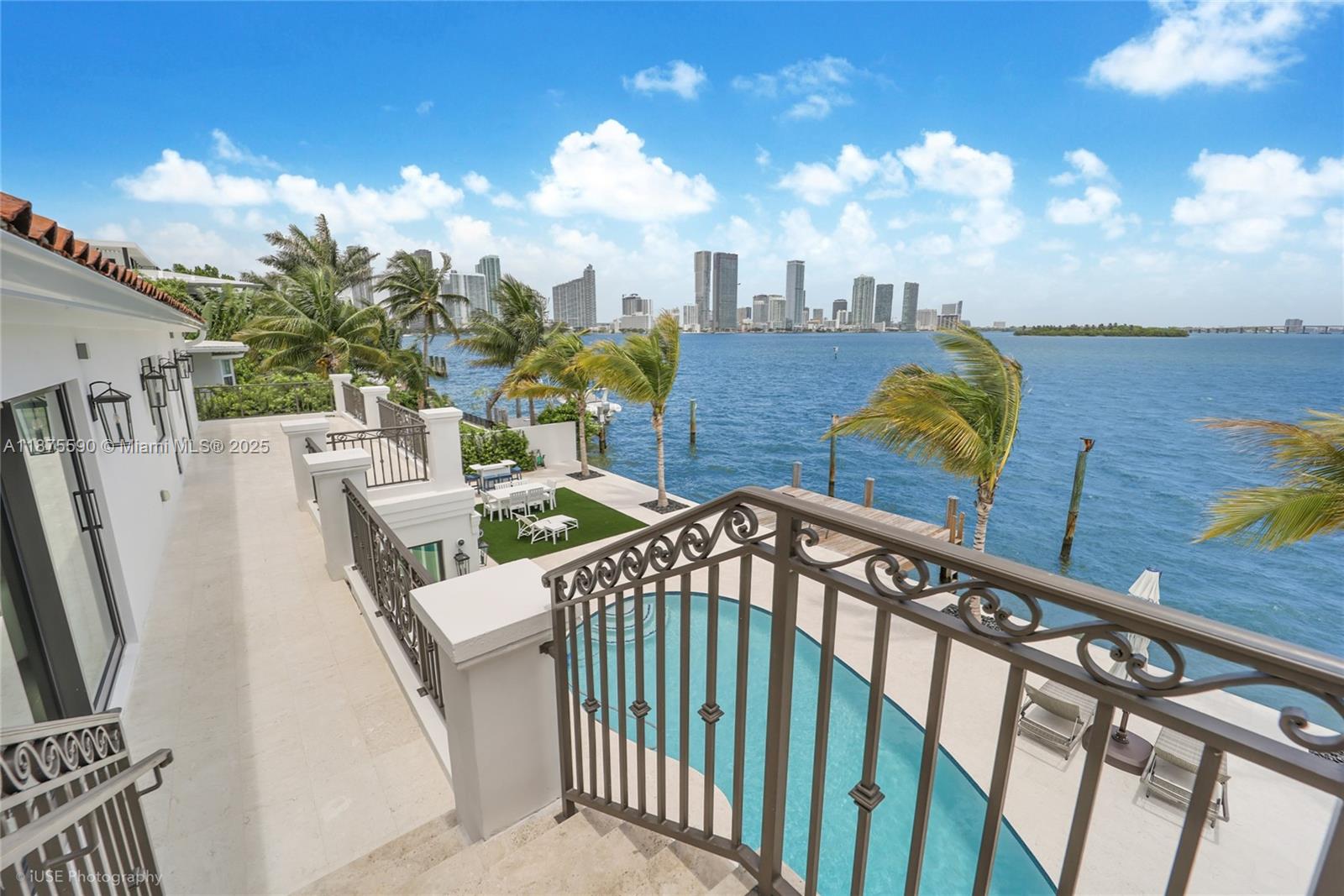 1001 N Venetian Dr, Miami FL 33139