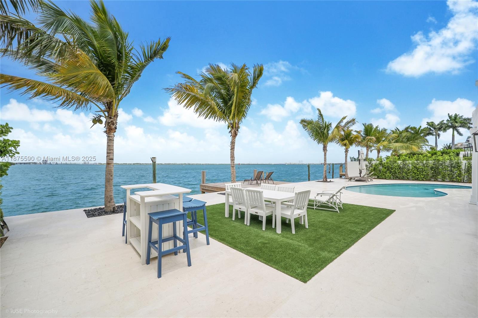 1001 N Venetian Dr, Miami FL 33139