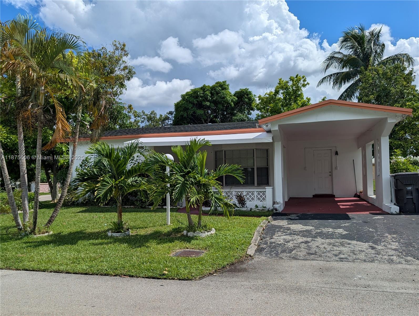 4550 NW 43rd St, Lauderdale Lakes FL 33319