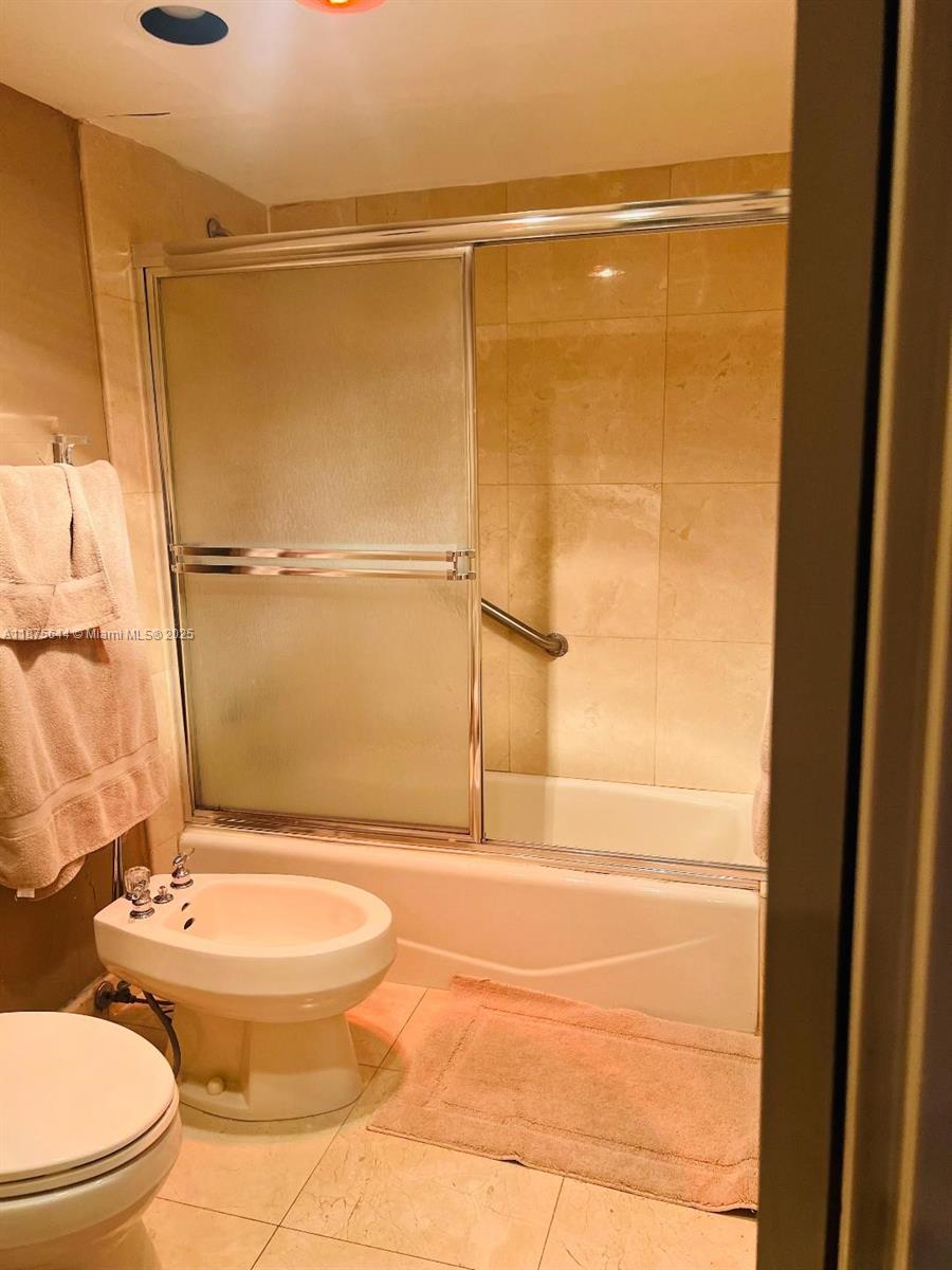 2333 Brickell Ave #2402, Miami FL 33129