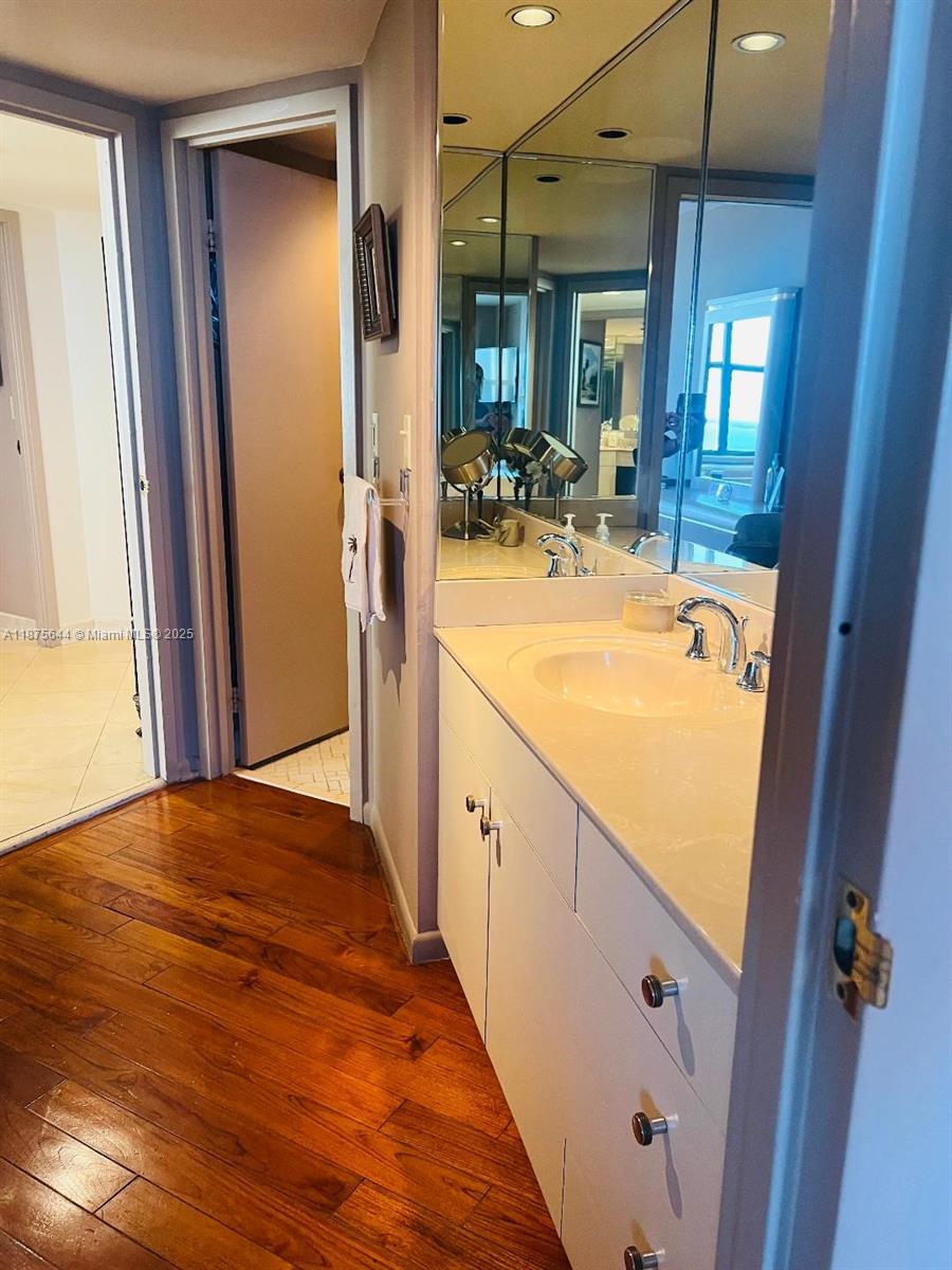 2333 Brickell Ave #2402, Miami FL 33129
