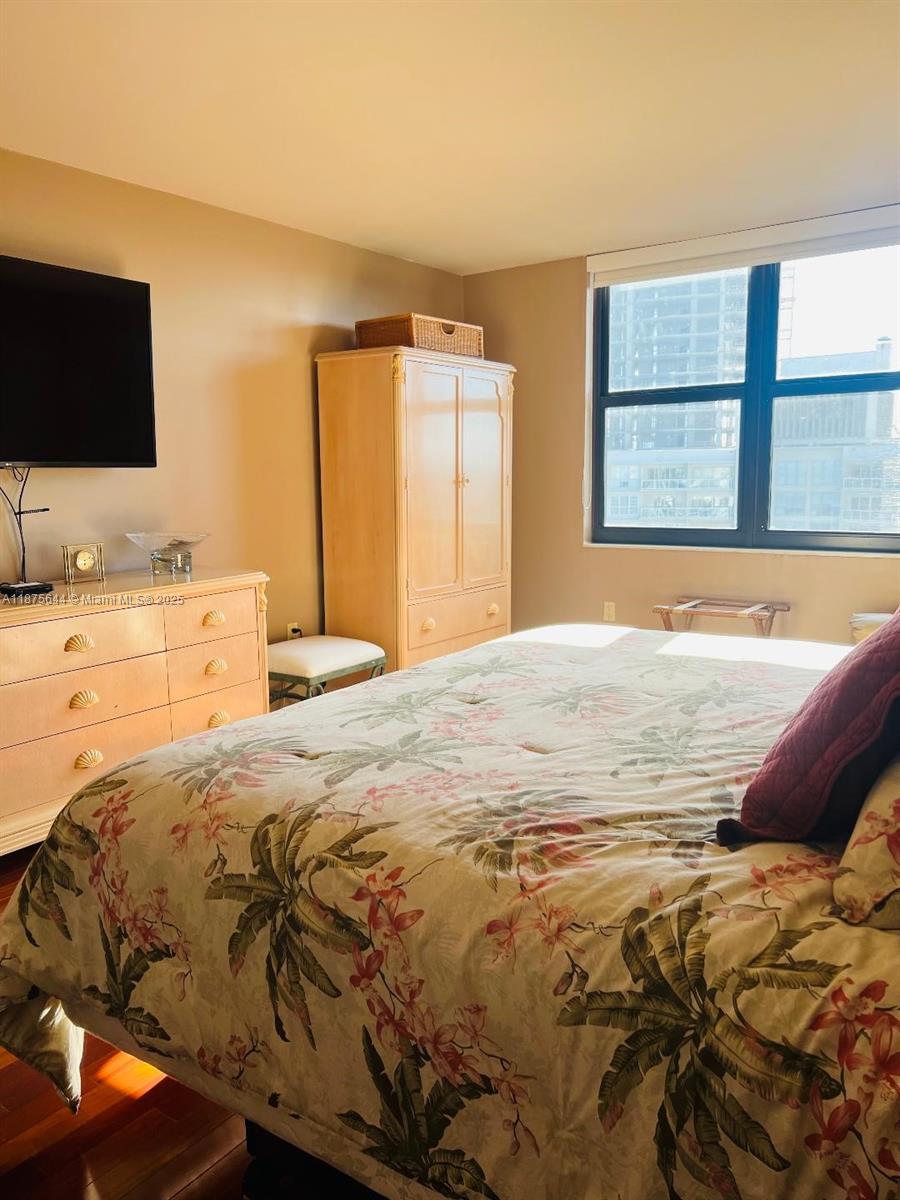 2333 Brickell Ave #2402, Miami FL 33129