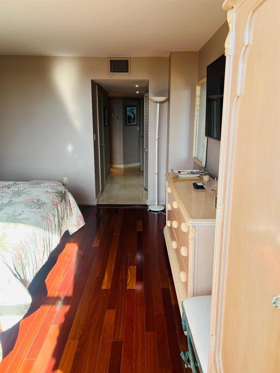 2333 Brickell Ave #2402, Miami FL 33129