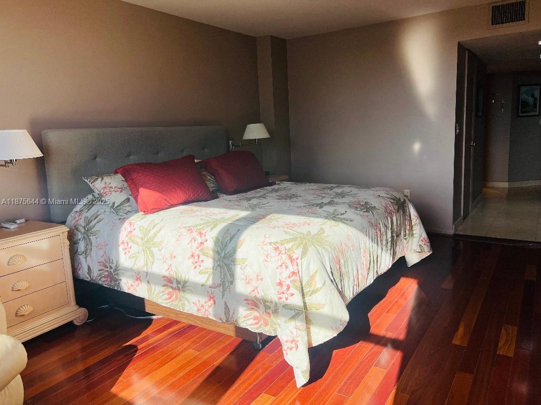 2333 Brickell Ave #2402, Miami FL 33129