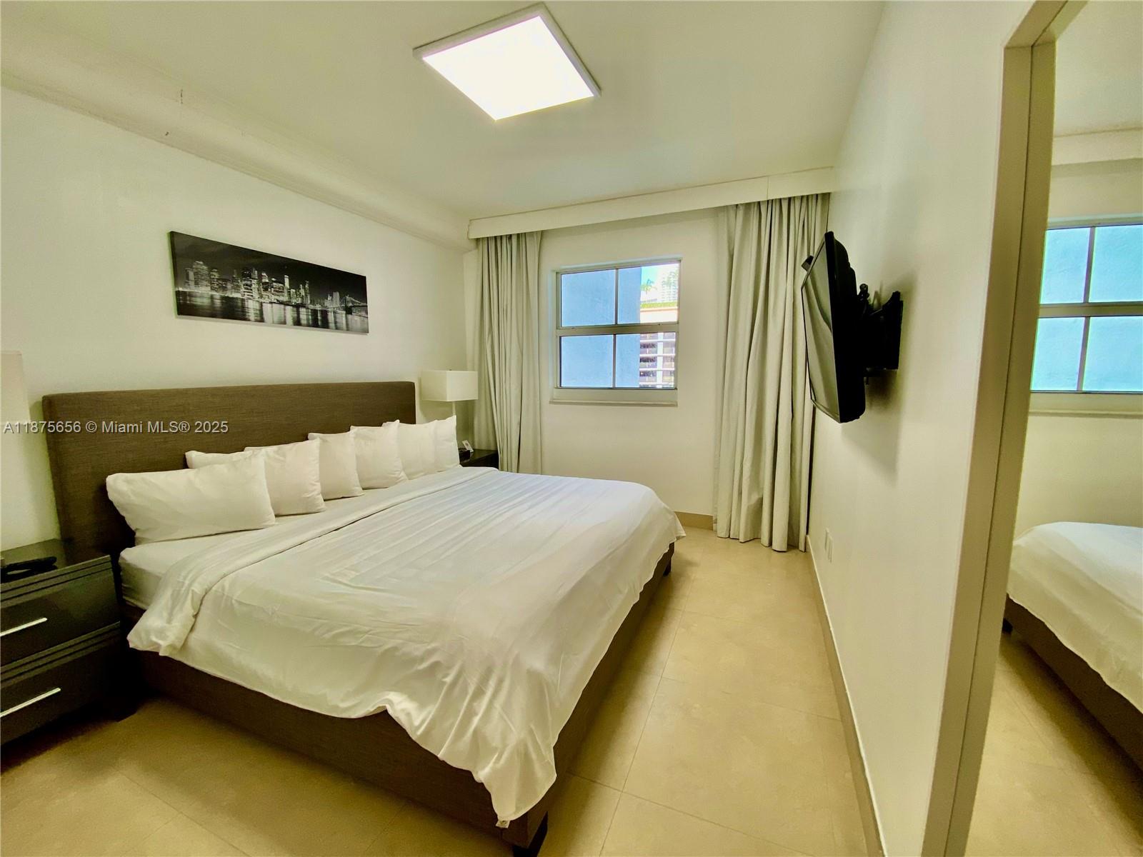 185 SE 14th Ter #912, Miami FL 33131