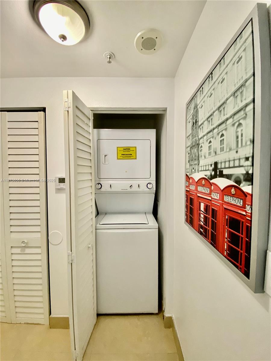 185 SE 14th Ter #912, Miami FL 33131