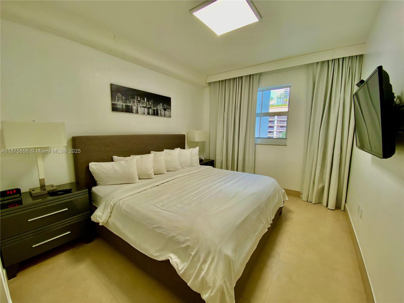 185 SE 14th Ter #912, Miami FL 33131