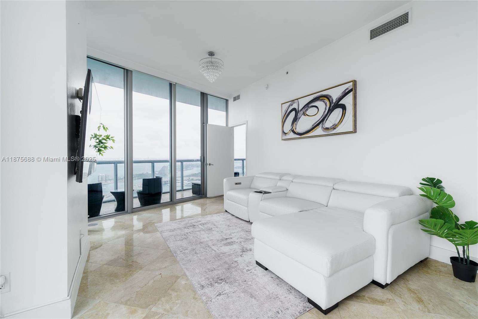 888 Biscayne Blvd #4712, Miami FL 33132