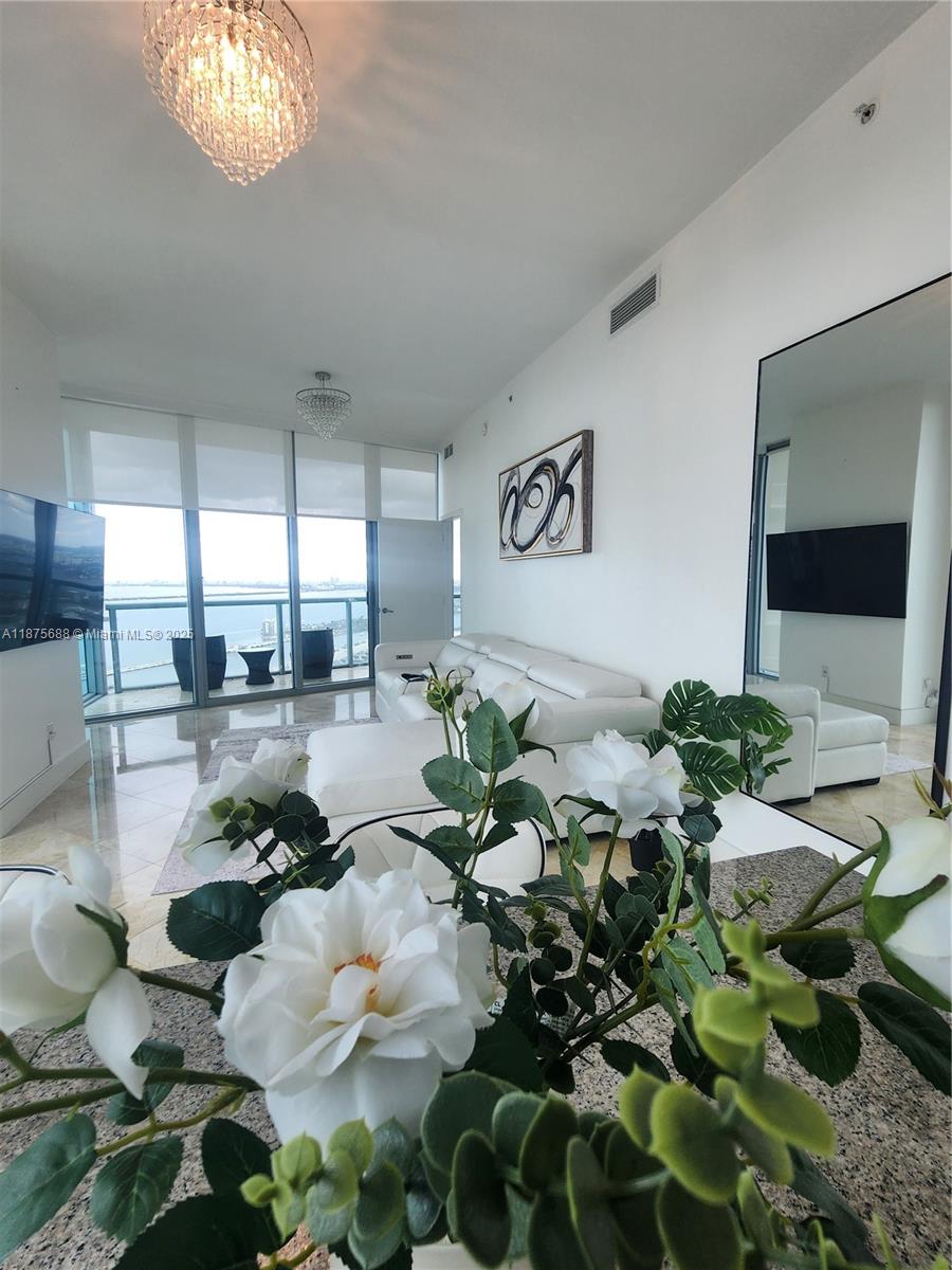888 Biscayne Blvd #4712, Miami FL 33132