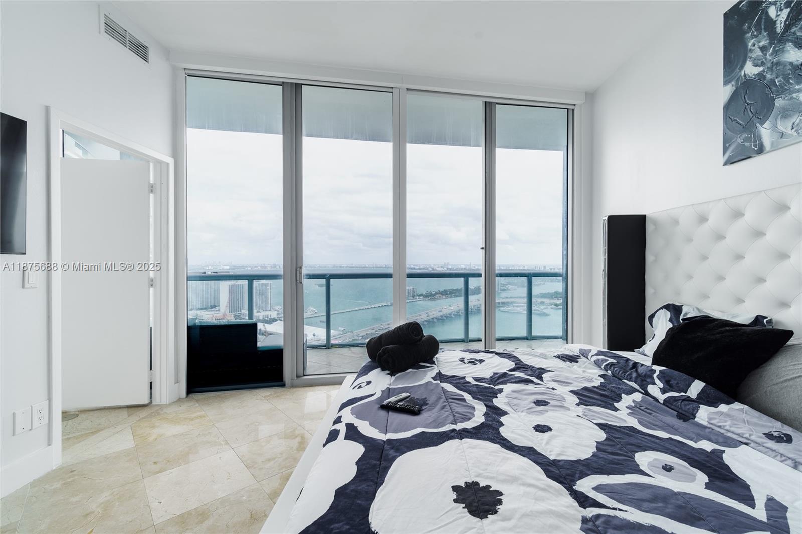 888 Biscayne Blvd #4712, Miami FL 33132