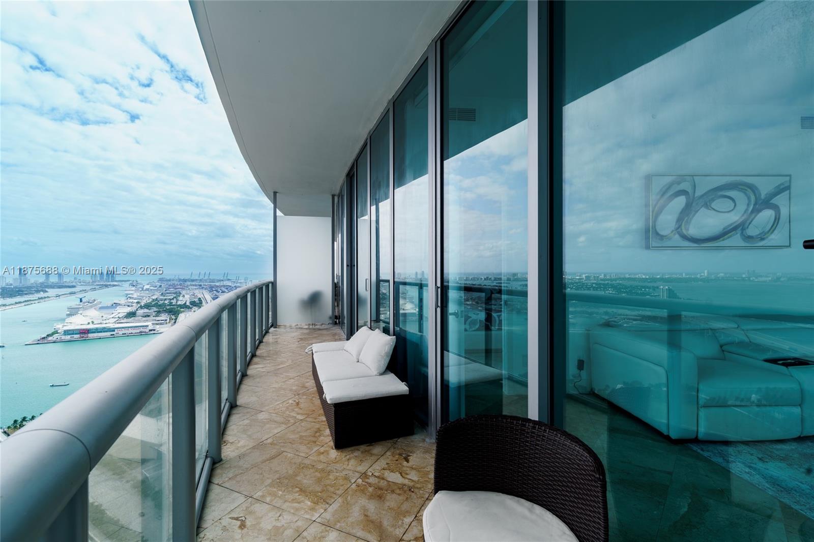 888 Biscayne Blvd #4712, Miami FL 33132