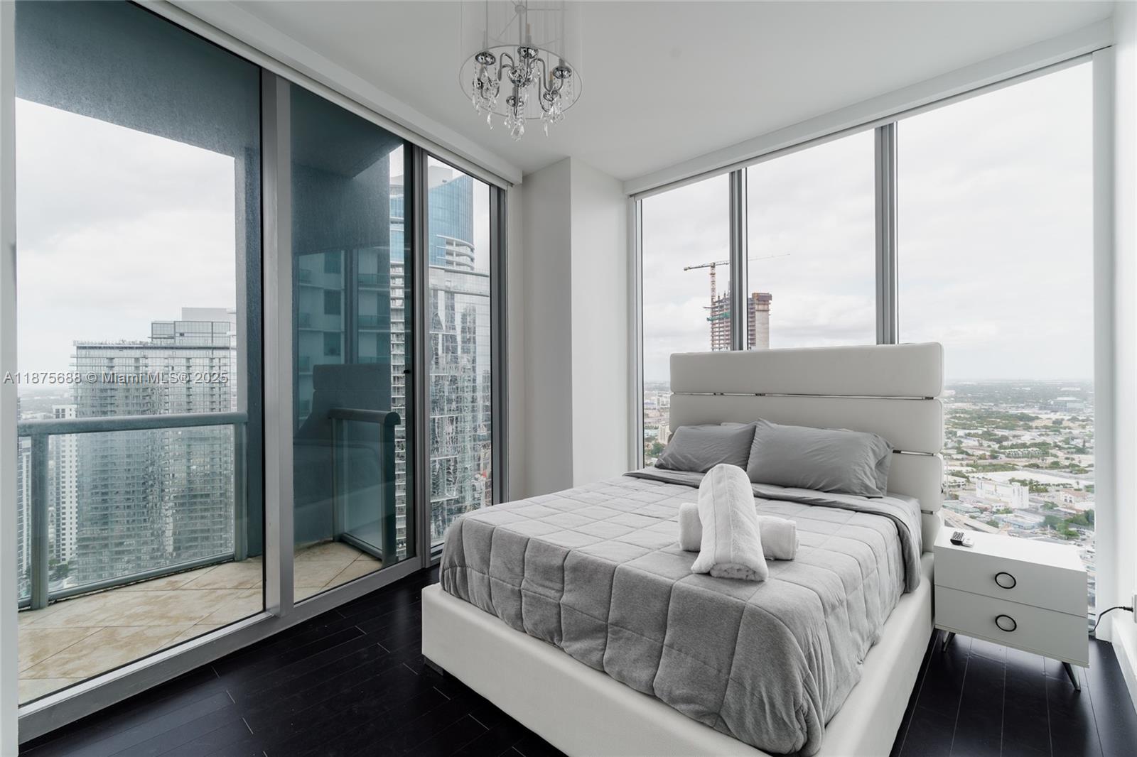 888 Biscayne Blvd #4712, Miami FL 33132