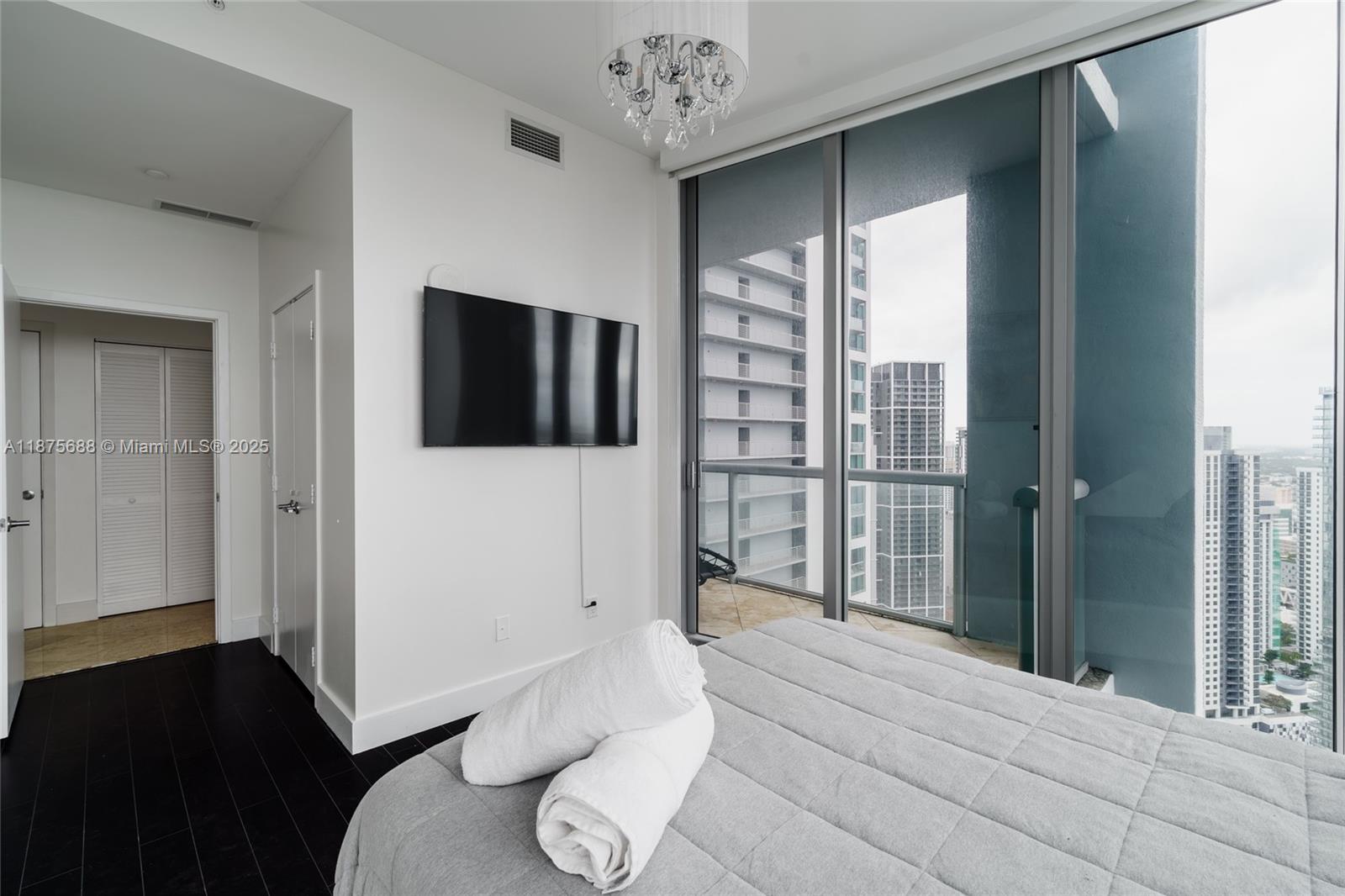 888 Biscayne Blvd #4712, Miami FL 33132