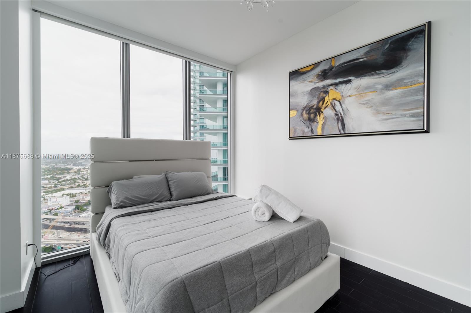 888 Biscayne Blvd #4712, Miami FL 33132