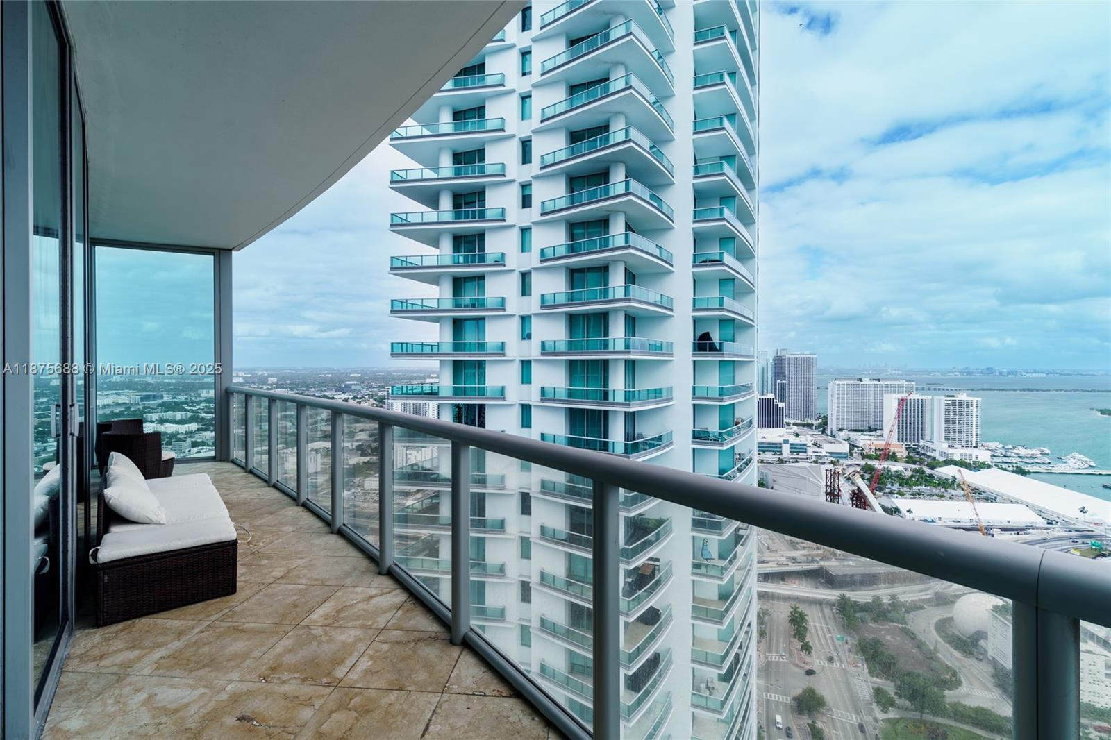 888 Biscayne Blvd #4712, Miami FL 33132