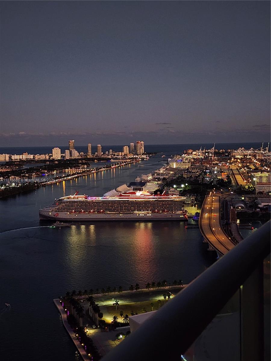 888 Biscayne Blvd #4712, Miami FL 33132