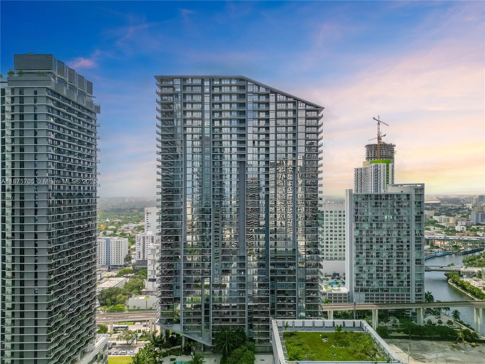 88 SW 7th St #3707, Miami FL 33130