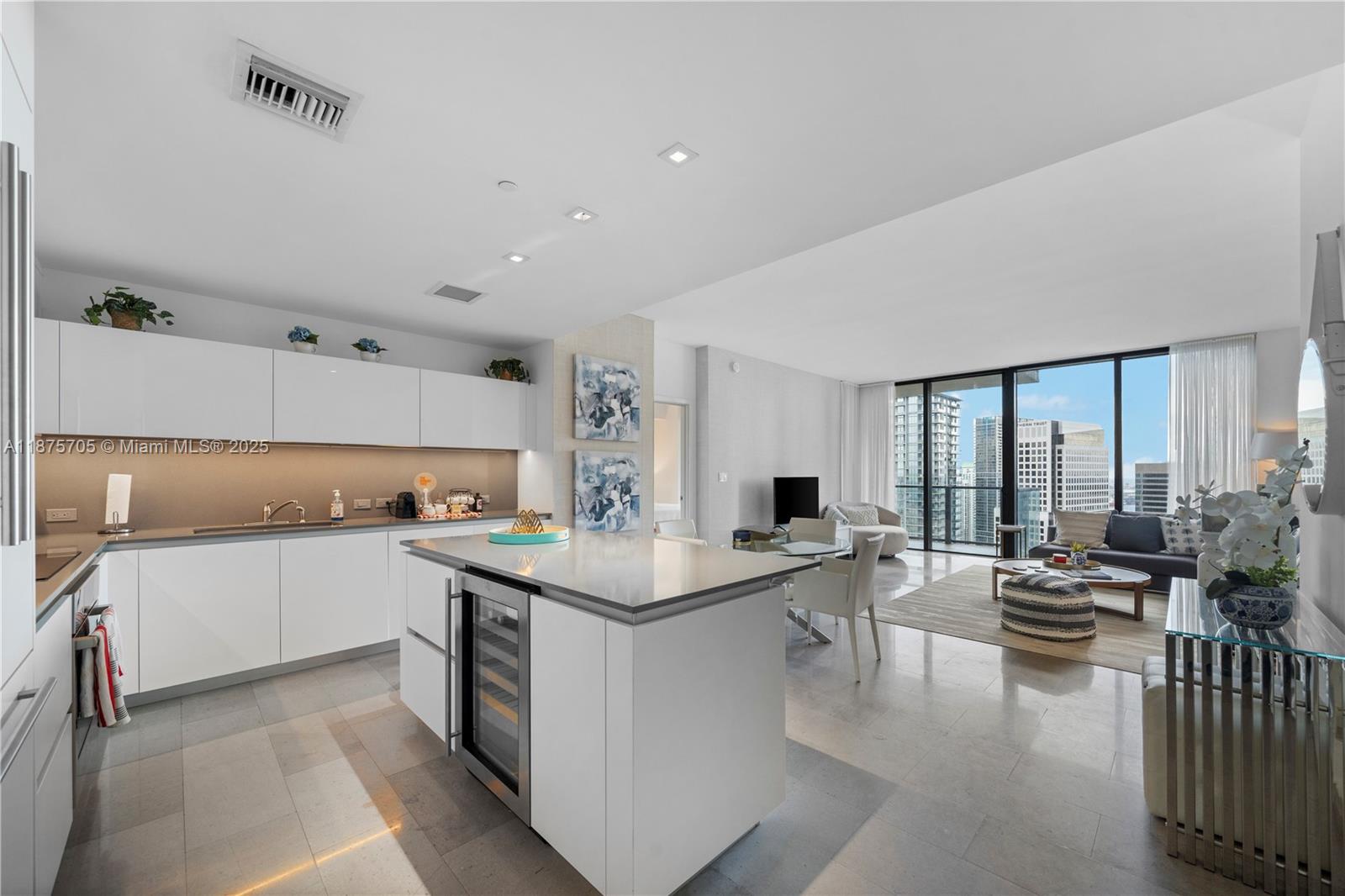 88 SW 7th St #3707, Miami FL 33130