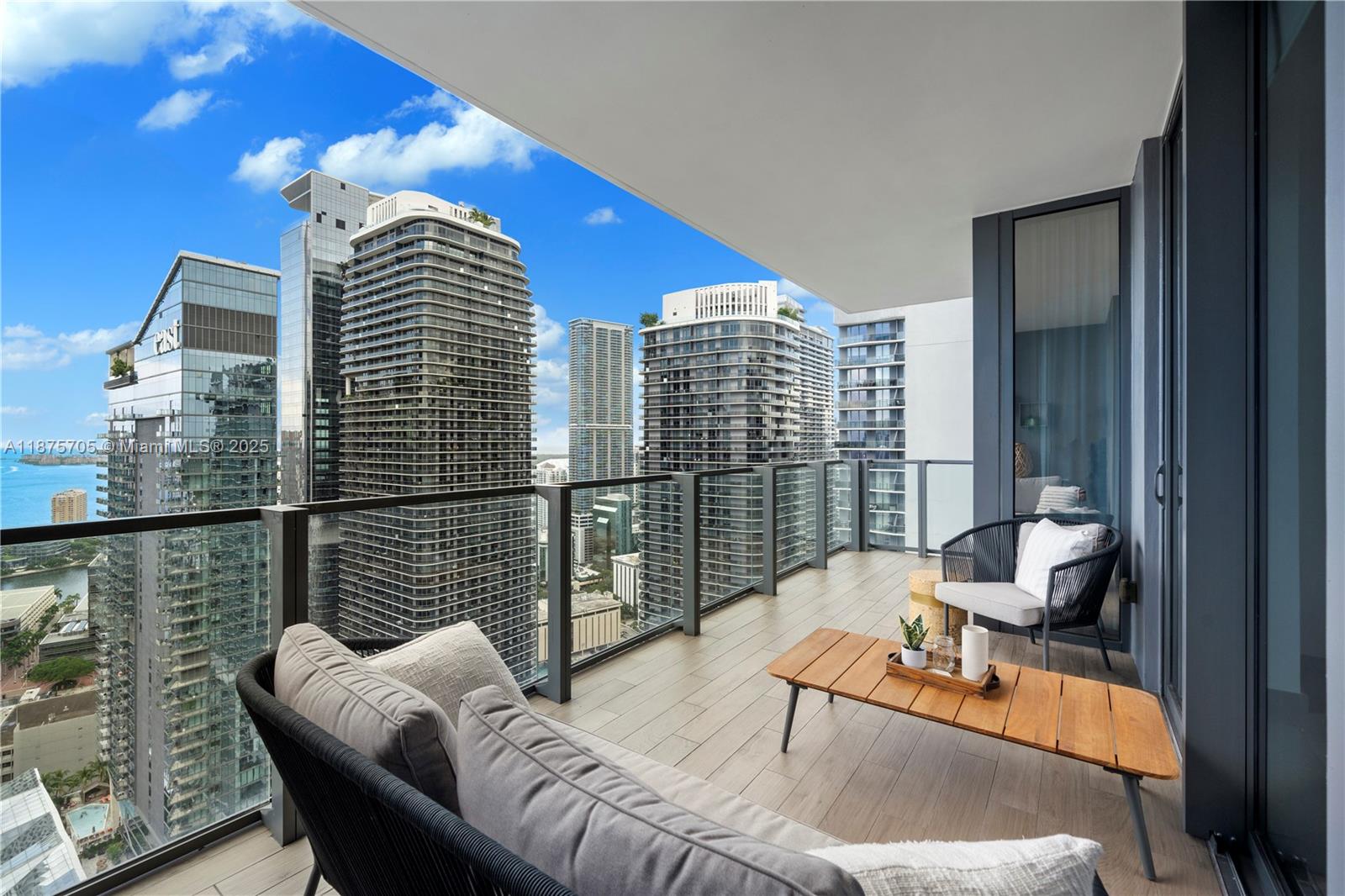 88 SW 7th St #3707, Miami FL 33130