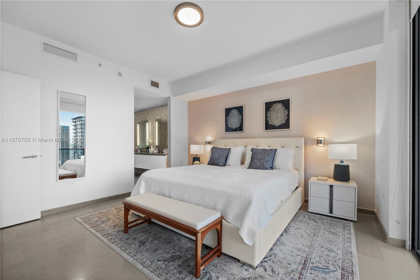 88 SW 7th St #3707, Miami FL 33130