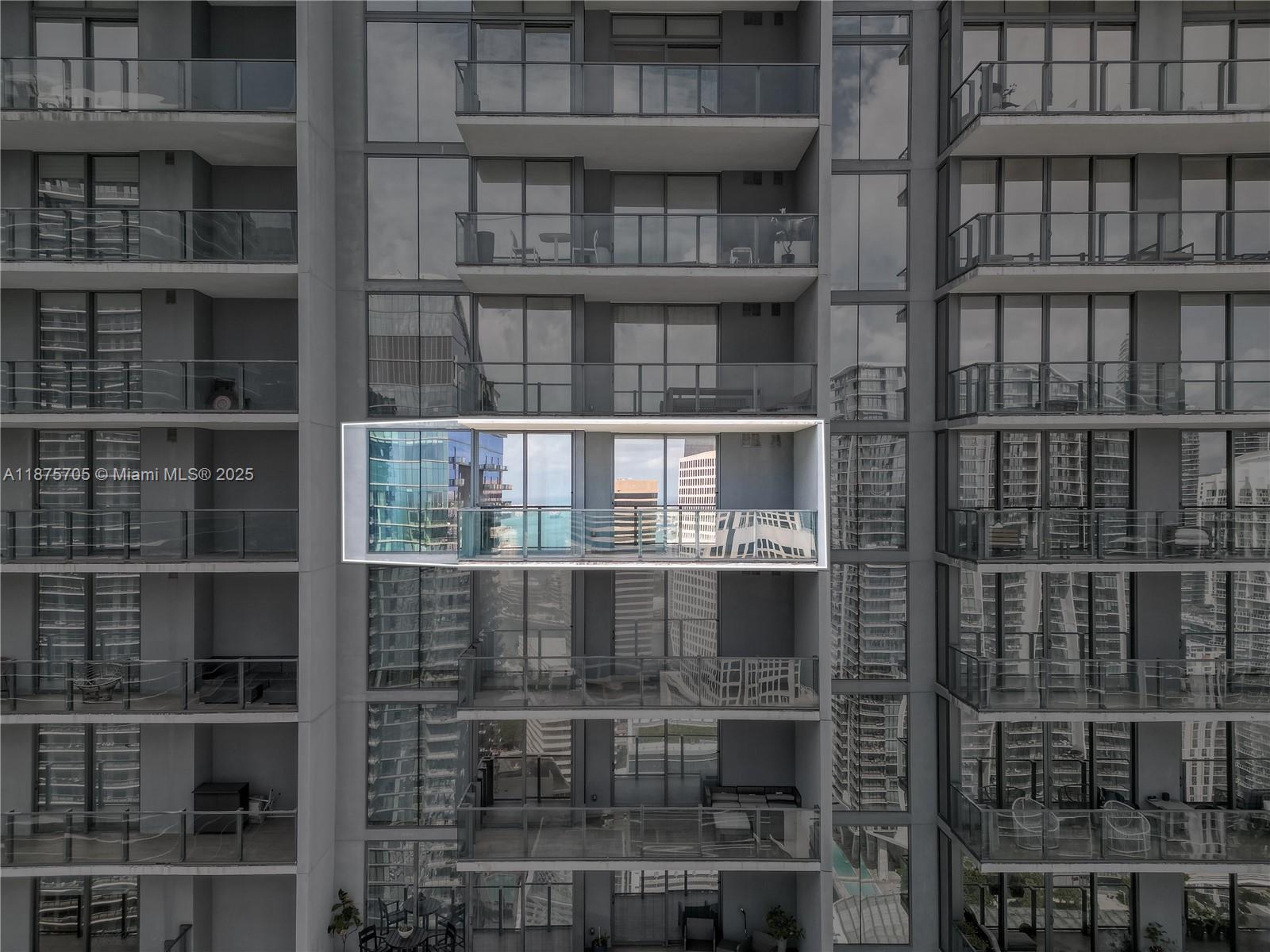 88 SW 7th St #3707, Miami FL 33130