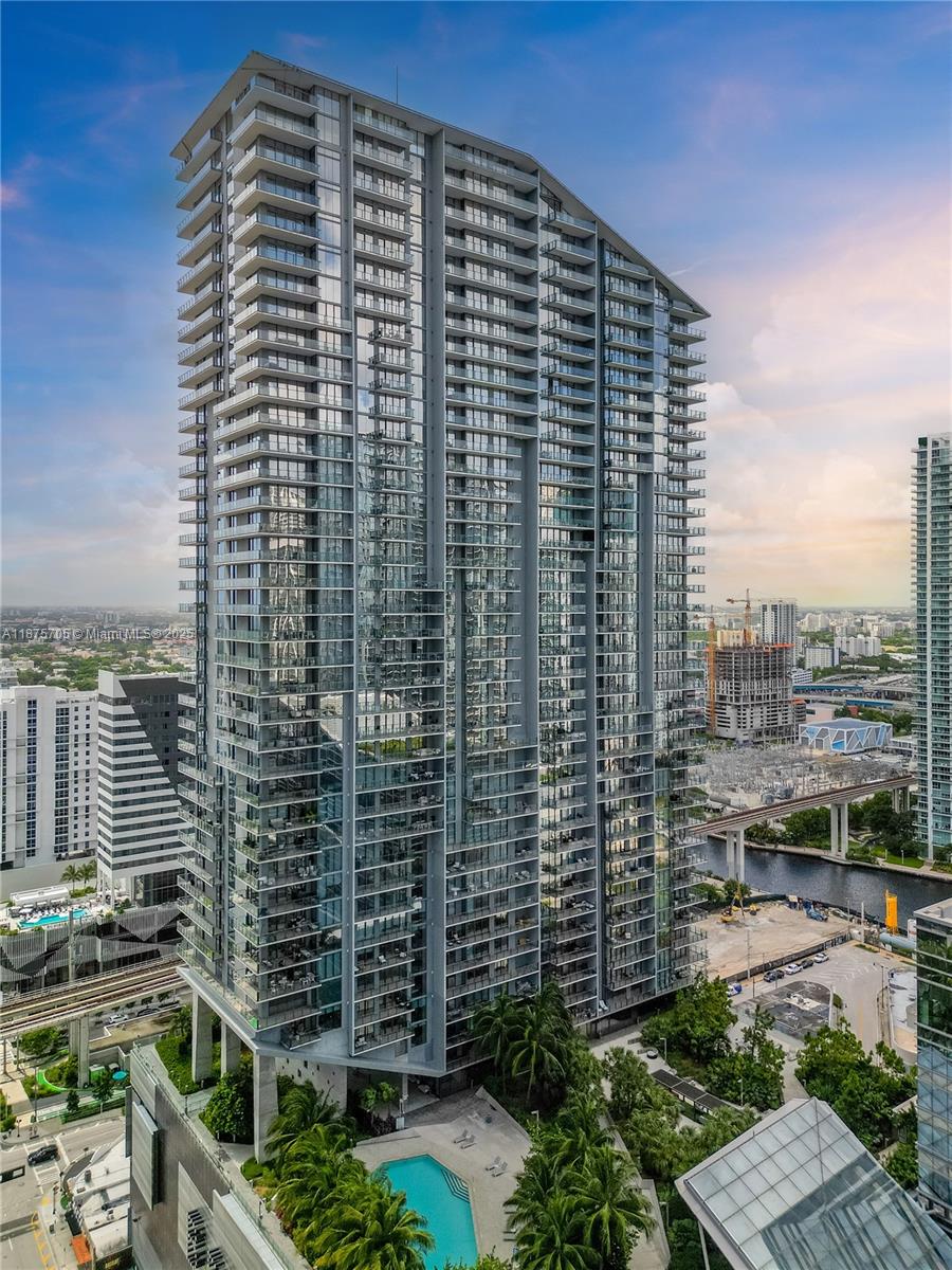 88 SW 7th St #3707, Miami FL 33130