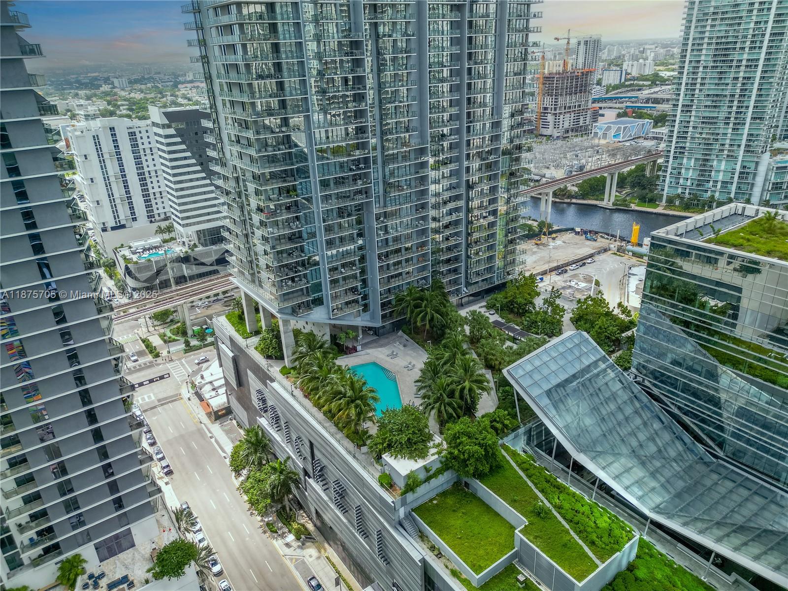 88 SW 7th St #3707, Miami FL 33130