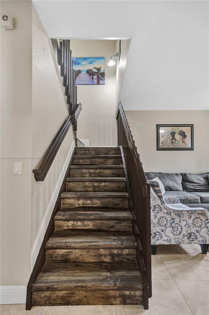 3237 NW 32nd Ter, Oakland Park FL 33309