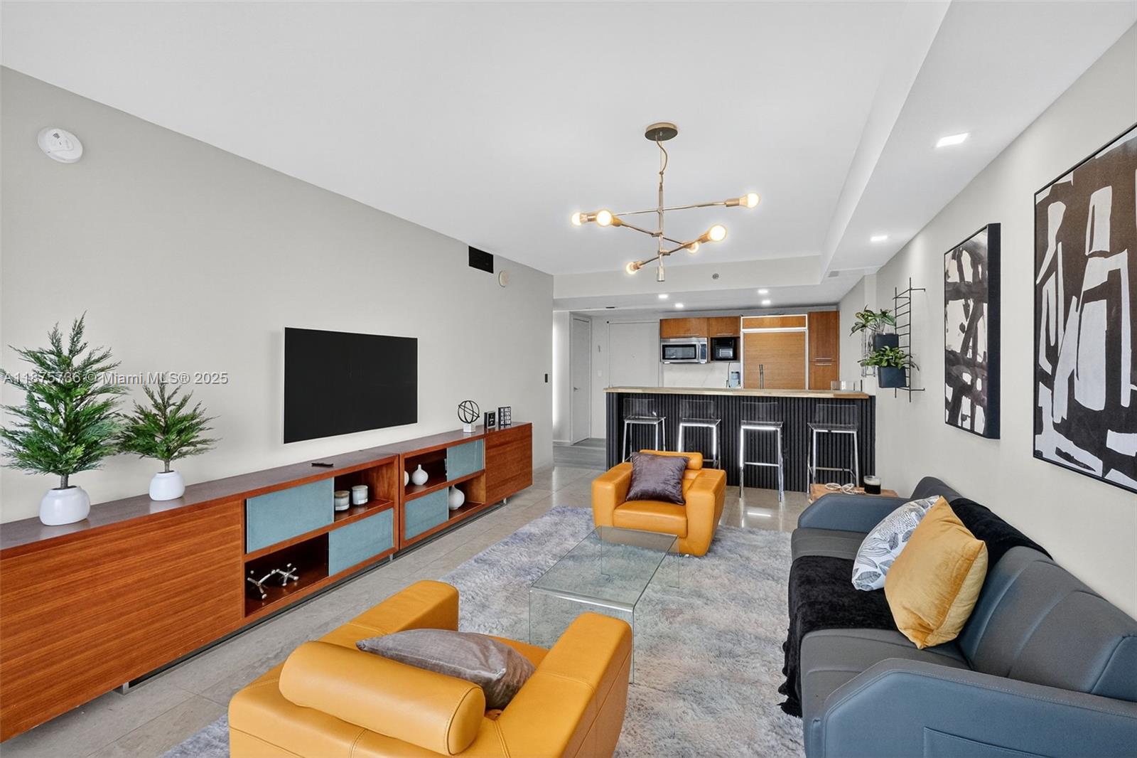 50 Biscayne Blvd #710, Miami FL 33132