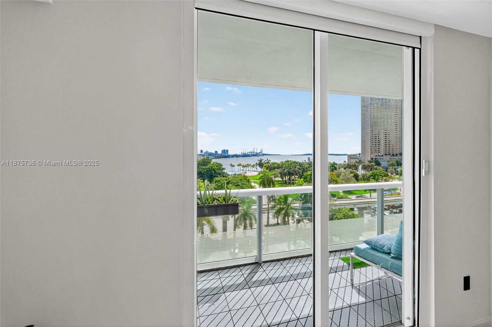 50 Biscayne Blvd #710, Miami FL 33132